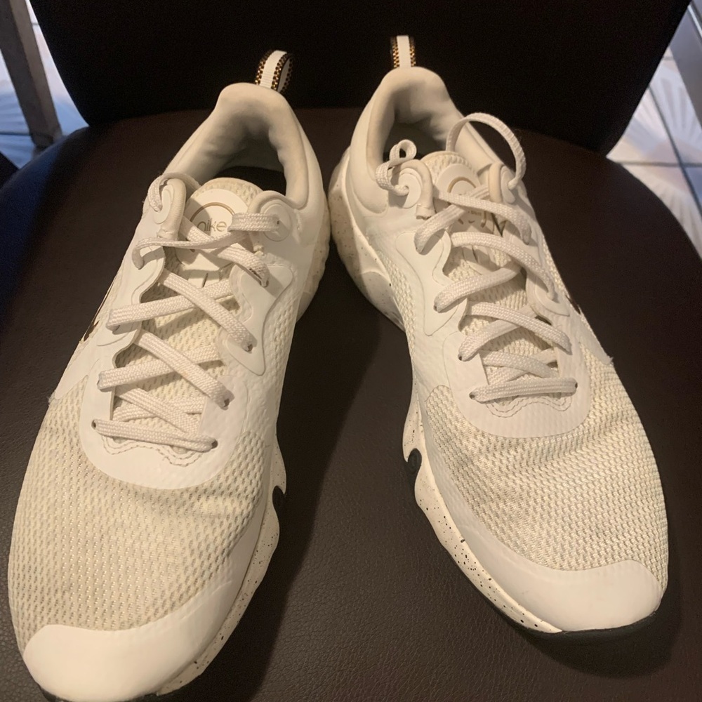 NIKE White Athletic women Shoes 8.5
